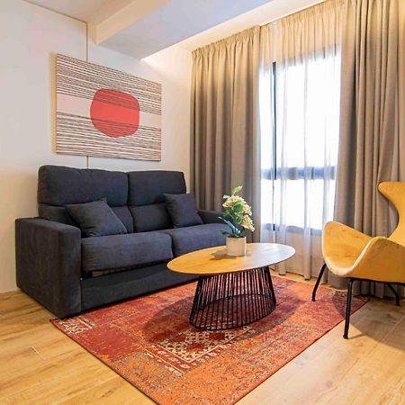 Apartamentos Leonor Малага Экстерьер фото