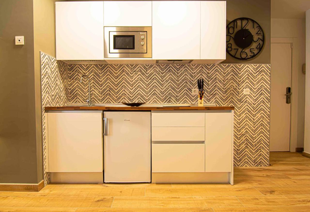 Apartamentos Leonor Малага Экстерьер фото