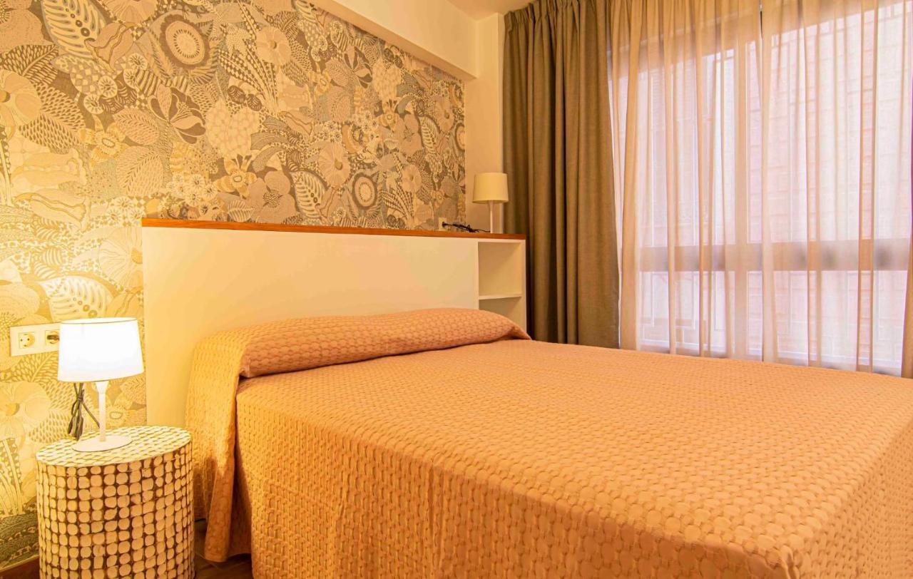 Apartamentos Leonor Малага Экстерьер фото