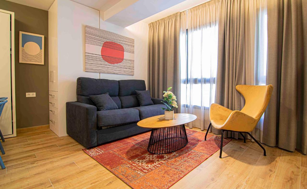 Apartamentos Leonor Малага Экстерьер фото
