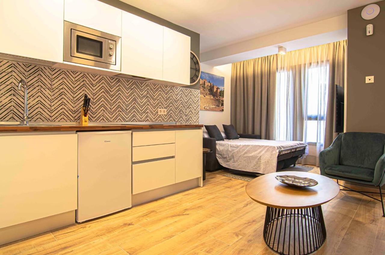 Apartamentos Leonor Малага Экстерьер фото