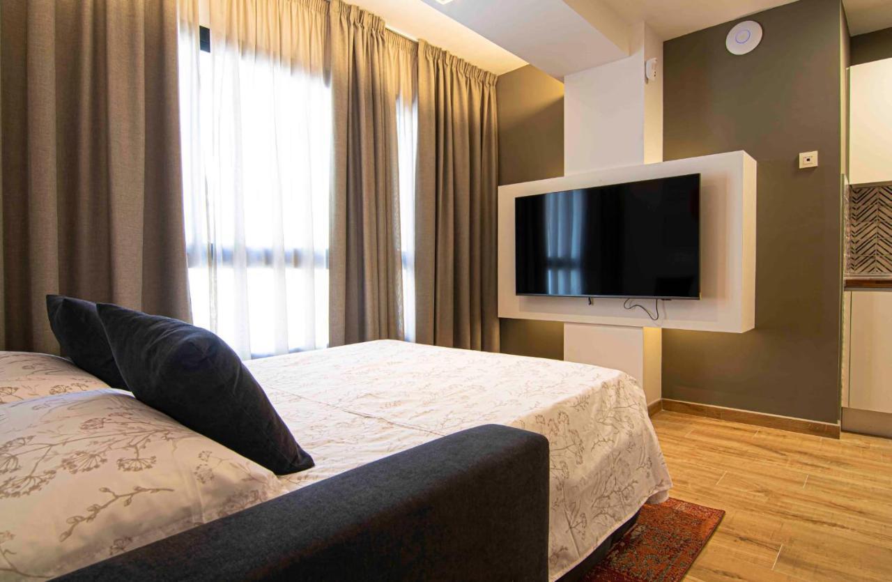 Apartamentos Leonor Малага Экстерьер фото